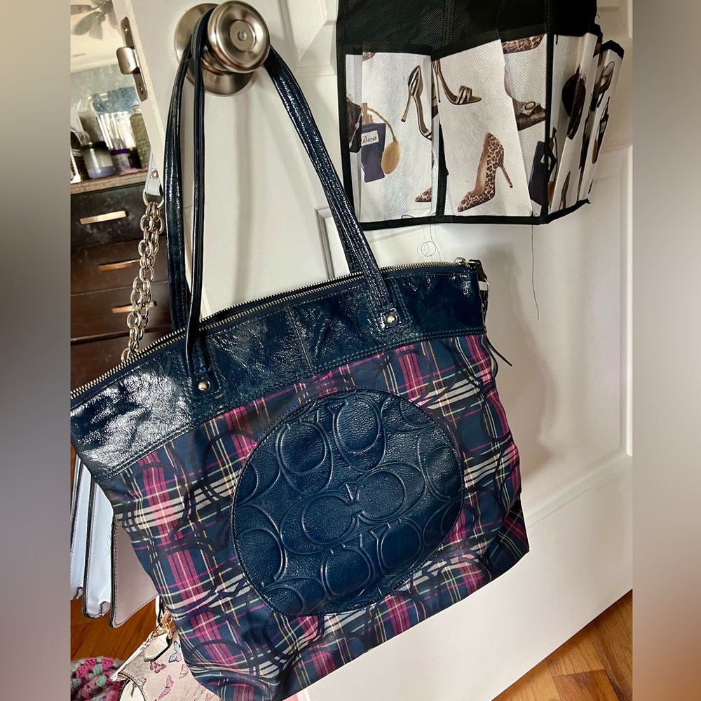 👜 Coach Signature Plaid Tote Bag